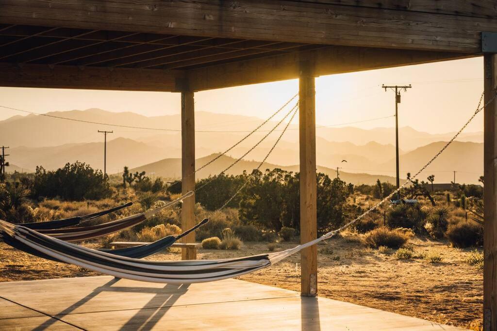 Joshua Tree Hidden Tower * Views - Landmark Yucca Valley Exterior photo