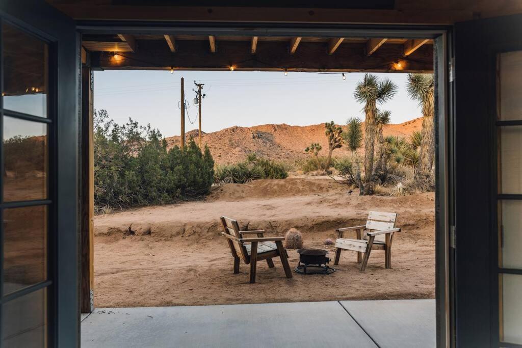 Joshua Tree Hidden Tower * Views - Landmark Yucca Valley Exterior photo