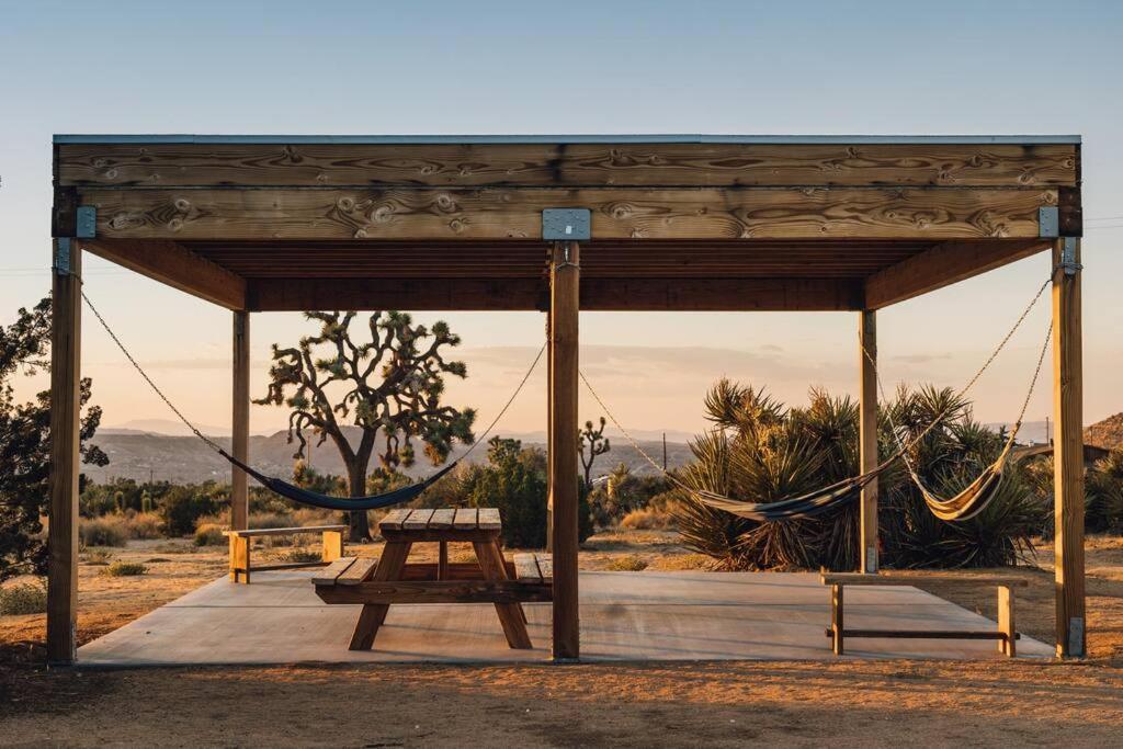 Joshua Tree Hidden Tower * Views - Landmark Yucca Valley Exterior photo