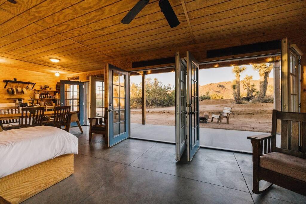 Joshua Tree Hidden Tower * Views - Landmark Yucca Valley Exterior photo