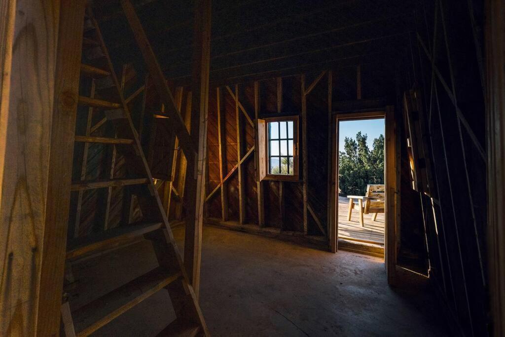 Joshua Tree Hidden Tower * Views - Landmark Yucca Valley Exterior photo
