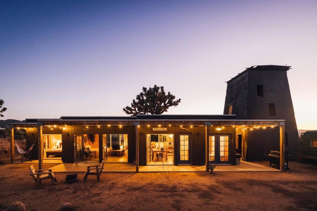Joshua Tree Hidden Tower * Views - Landmark Yucca Valley Exterior photo