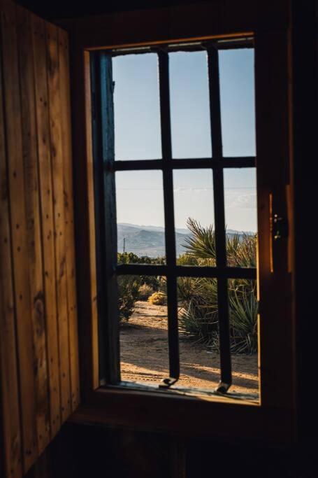 Joshua Tree Hidden Tower * Views - Landmark Yucca Valley Exterior photo